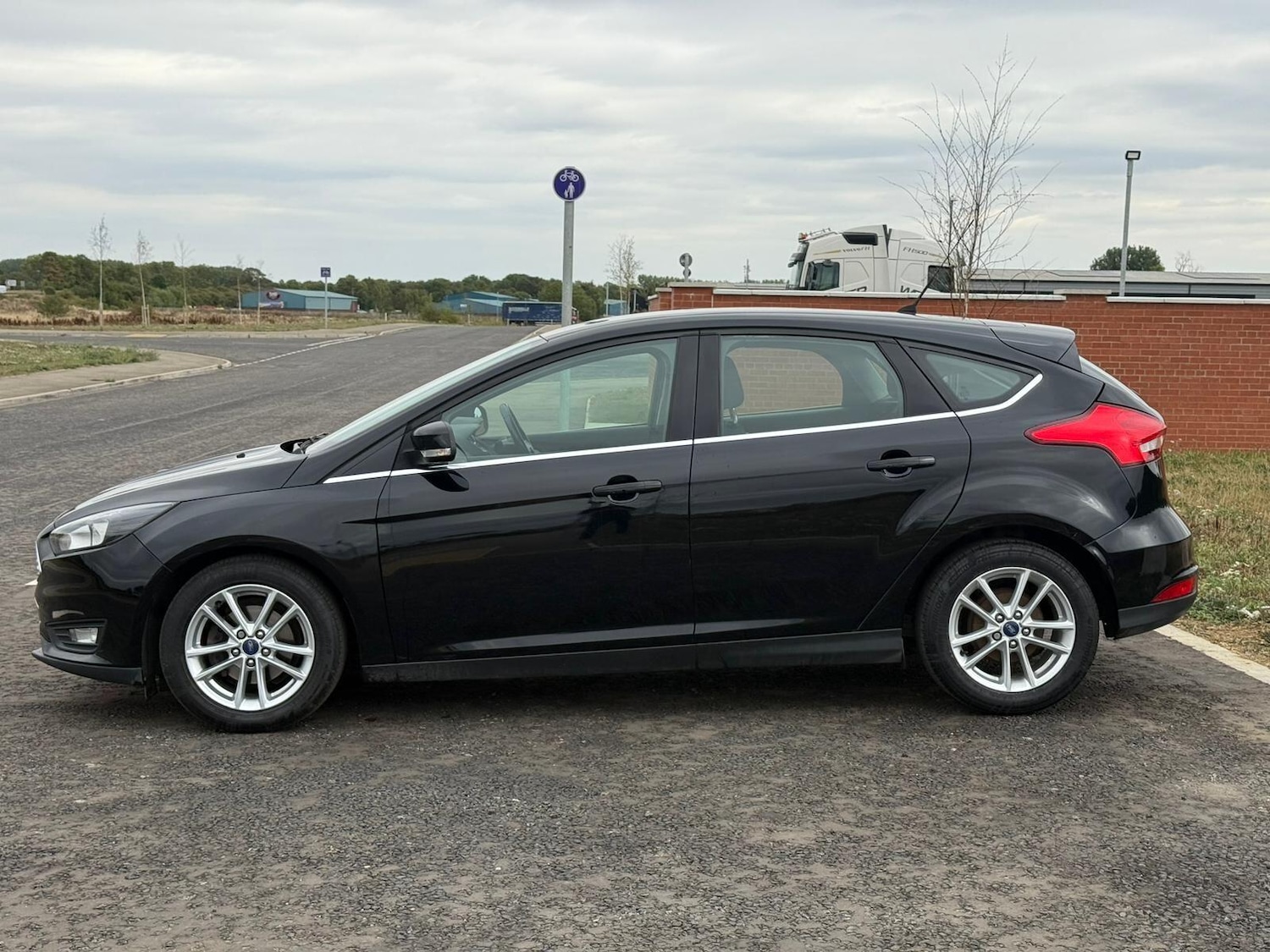 Used Ford Focus 2016 for sale - 77400606: Photo 3