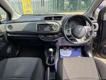 Used Toyota Yaris 2014 for sale - 74985928: Photo