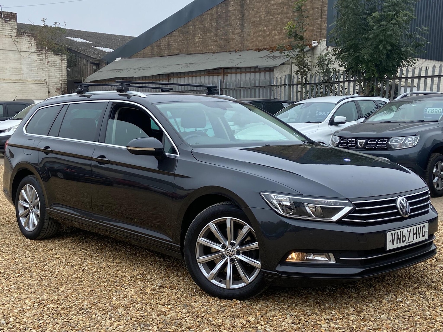 Used Volkswagen Passat 2017 for sale - 76200398: Photo 2