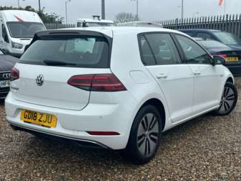 Used Volkswagen Golf 2018 for sale - 74998599: Photo