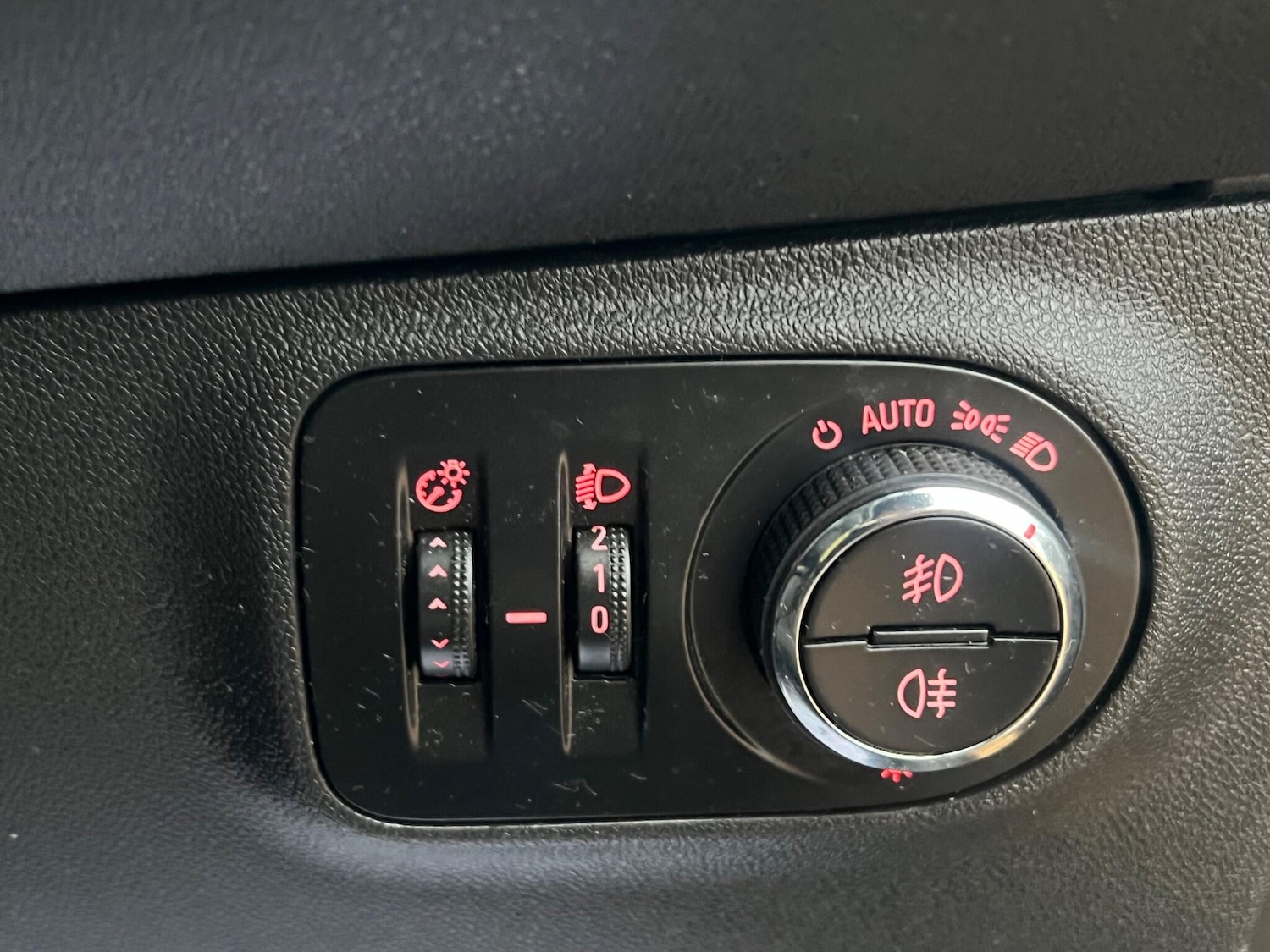 Used Vauxhall Corsa 2016 for sale - 77174434: Photo 34