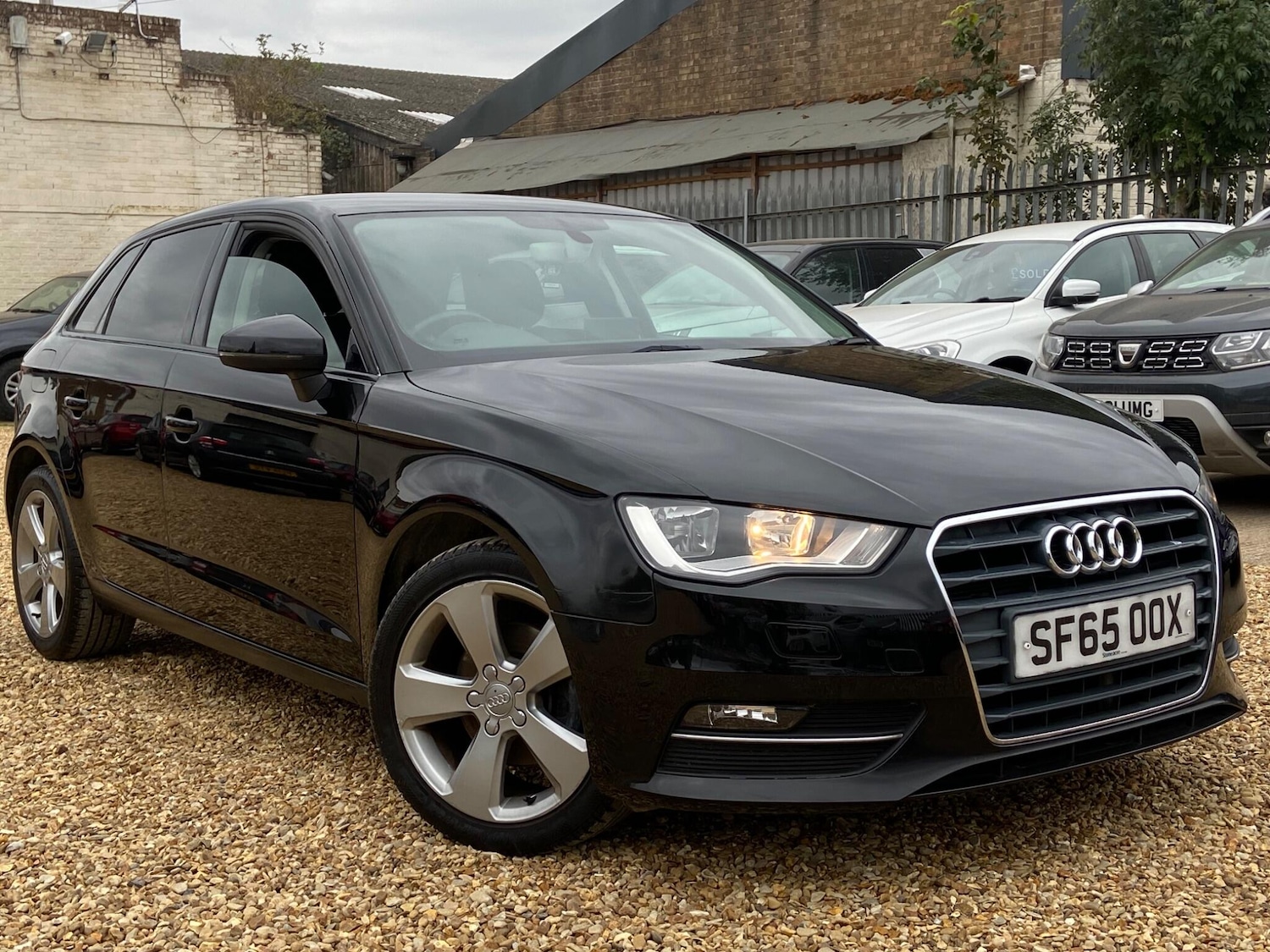 Used Audi A3 2015 for sale - 76121627: Photo 2