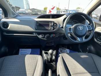 Used Toyota Yaris 2017 for sale - 74659463: Photo