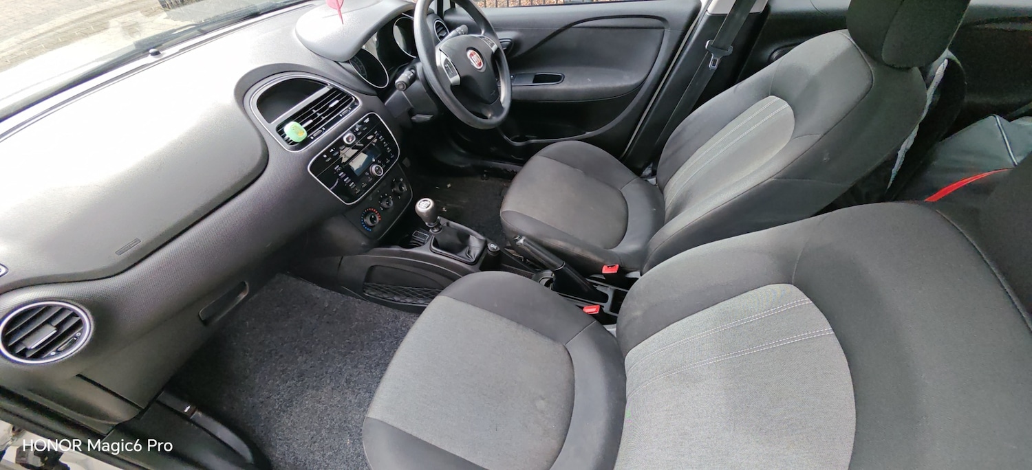 Used Fiat Punto 2015 for sale - 77736157: Photo 13