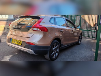 Used Volvo V40 2014 for sale - 78380679: Photo