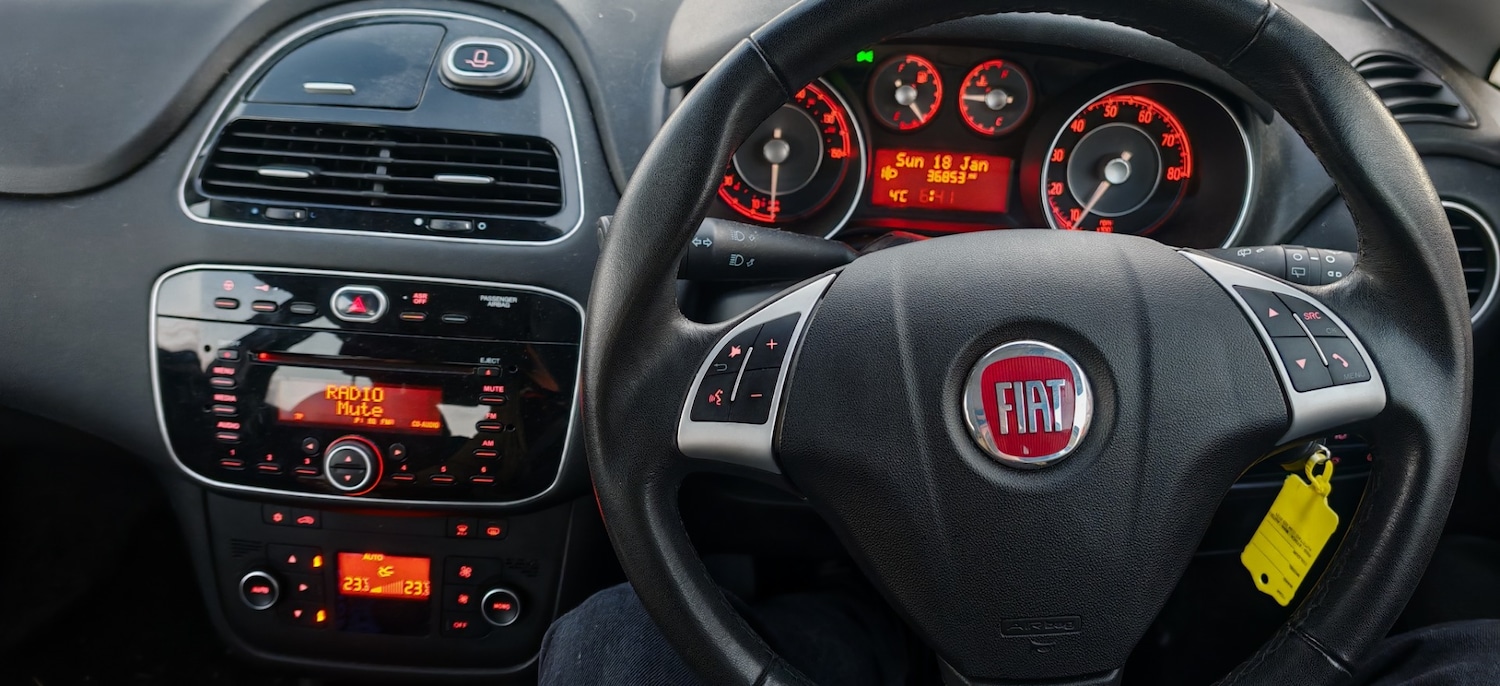 Used Fiat Punto 2017 for sale - 76878000: Photo 10