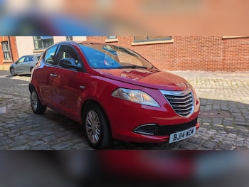 Used Chrysler Ypsilon 2014 for sale - 79543872: Photo
