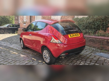 Used Chrysler Ypsilon 2014 for sale - 79543872: Photo