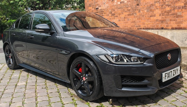 Used Jaguar XE 2017 for sale - 75368399: Photo 1