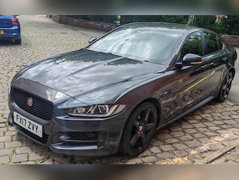 Used Jaguar XE 2017 for sale - 75368399: Photo
