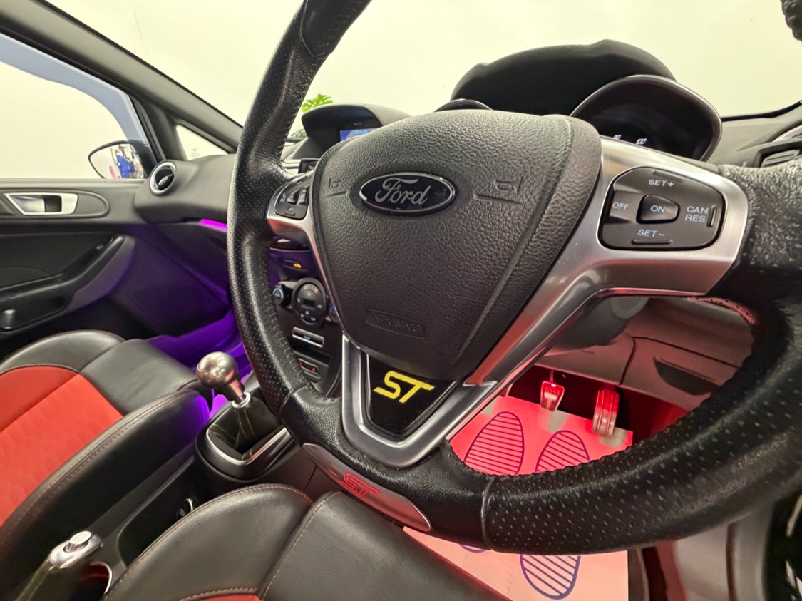 Used Ford Fiesta 2017 for sale - 76889042: Photo 11