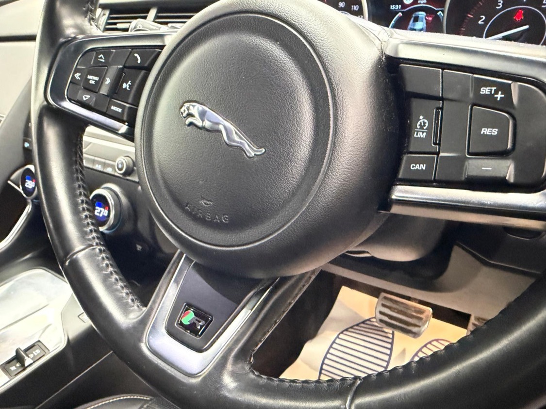 Used Jaguar E-Pace 2018 for sale - 77319880: Photo 11