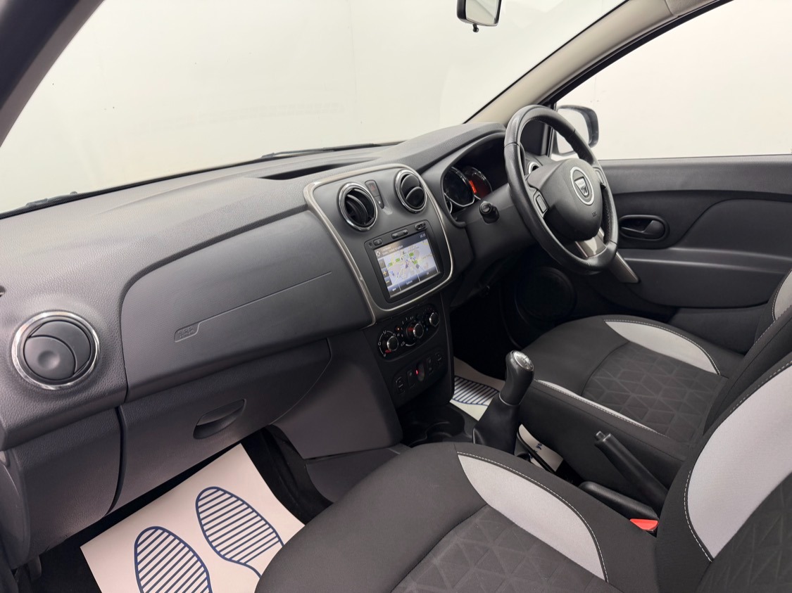 Used Dacia Sandero Stepway 2014 for sale - 76580325: Photo 16