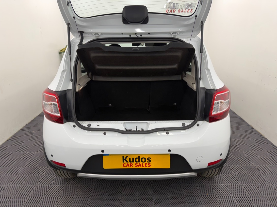 Used Dacia Sandero Stepway 2014 for sale - 76580325: Photo 7