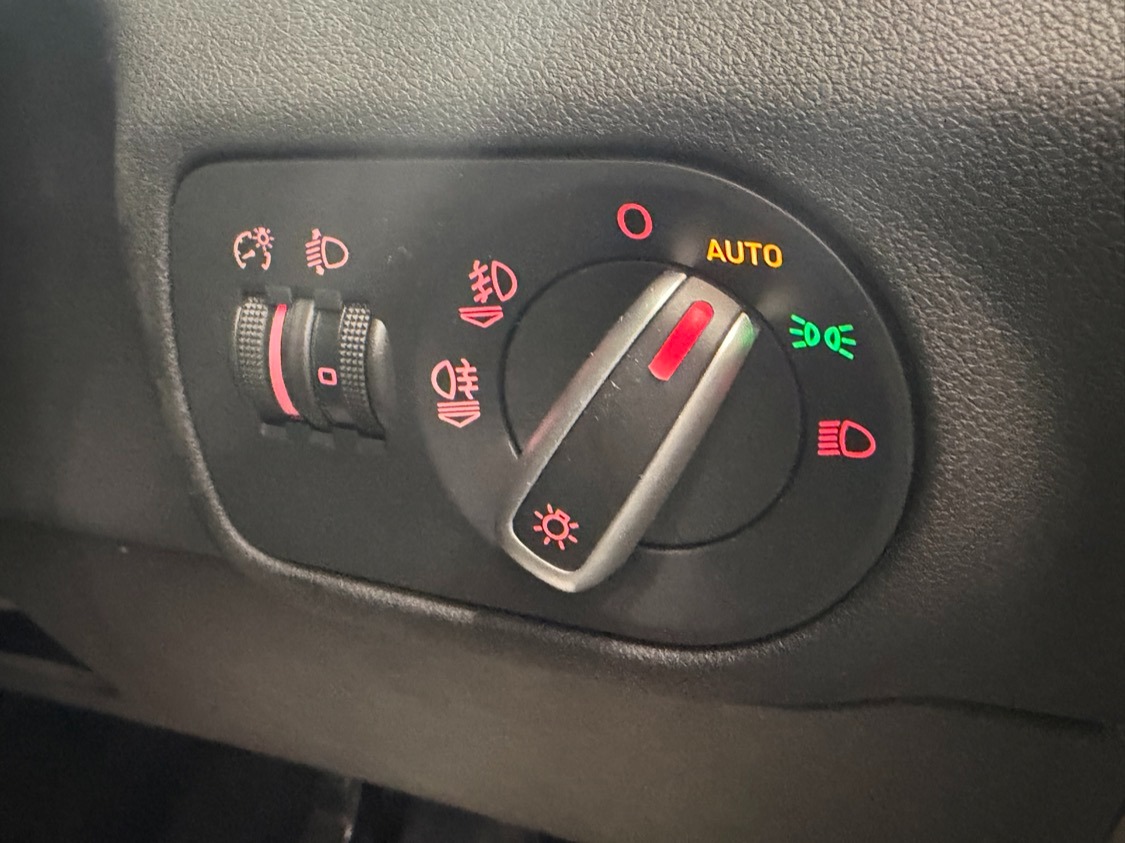 Used Audi A1 2012 for sale - 77125485: Photo 12