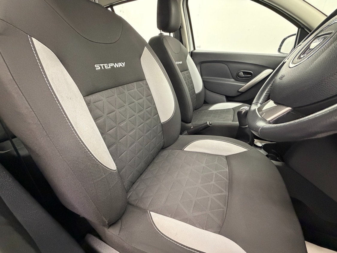 Used Dacia Sandero Stepway 2014 for sale - 76719276: Photo 11