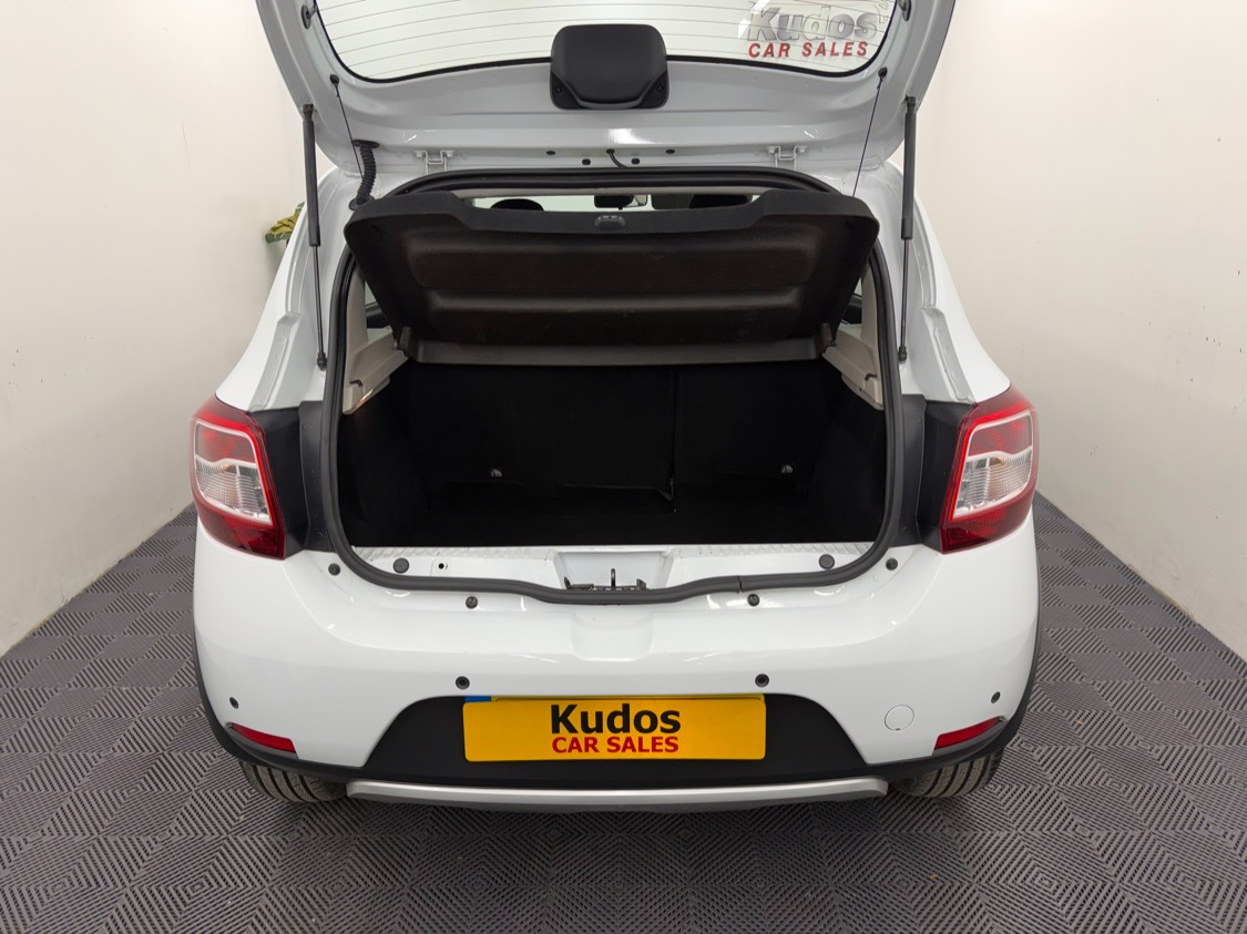 Used Dacia Sandero Stepway 2014 for sale - 76719276: Photo 7