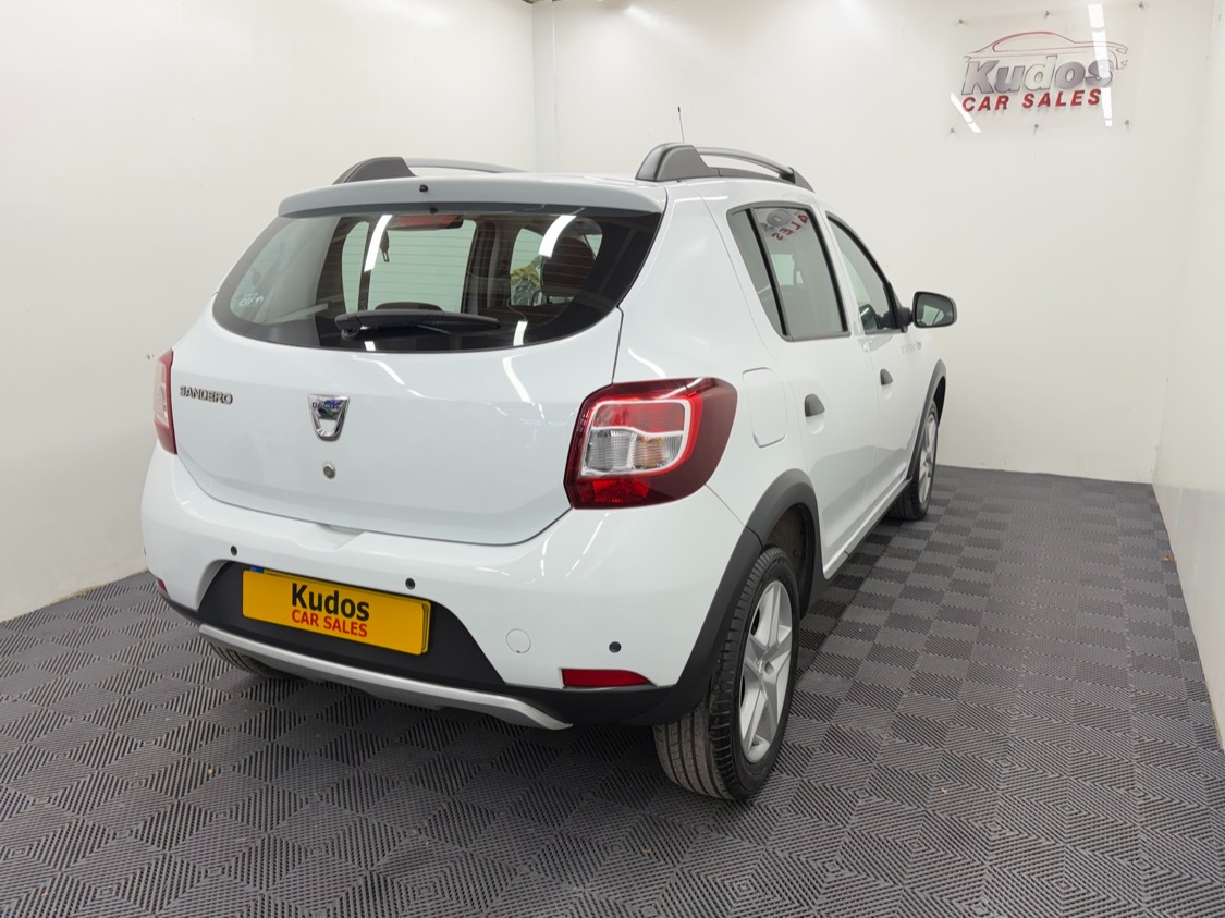 Used Dacia Sandero Stepway 2014 for sale - 76719276: Photo 8