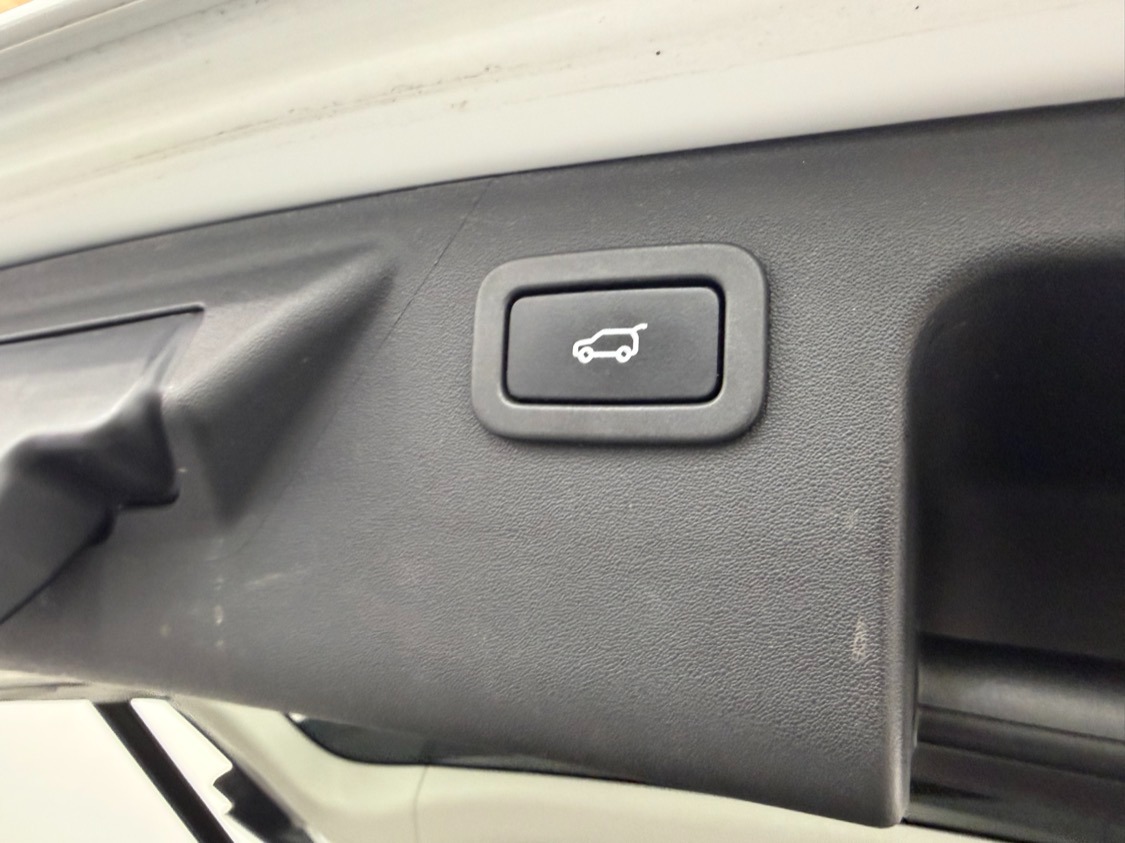 Used Land Rover Discovery Sport 2017 for sale - 77432700: Photo 11