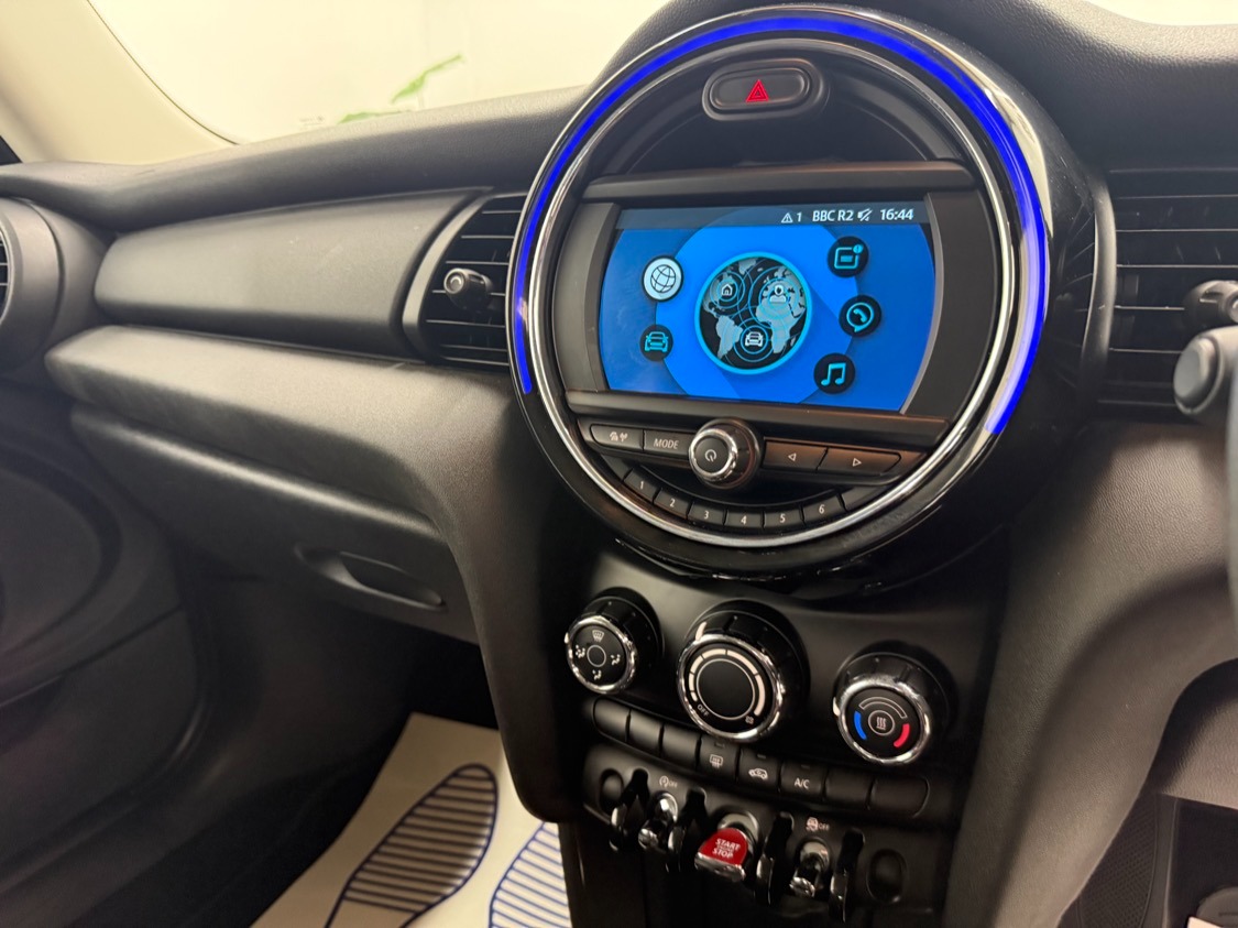 Used MINI Hatch 2018 for sale - 76507377: Photo 12