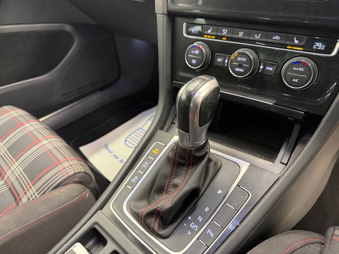 Used Volkswagen Golf 2016 for sale - 76892188: Photo 18