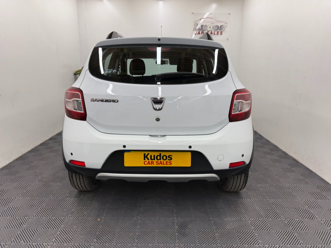 Used Dacia Sandero Stepway 2014 for sale - 77261022: Photo 6