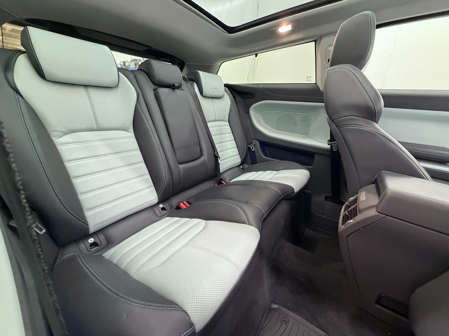 Used Land Rover Range Rover Evoque 2017 for sale - 77350216: Photo 28