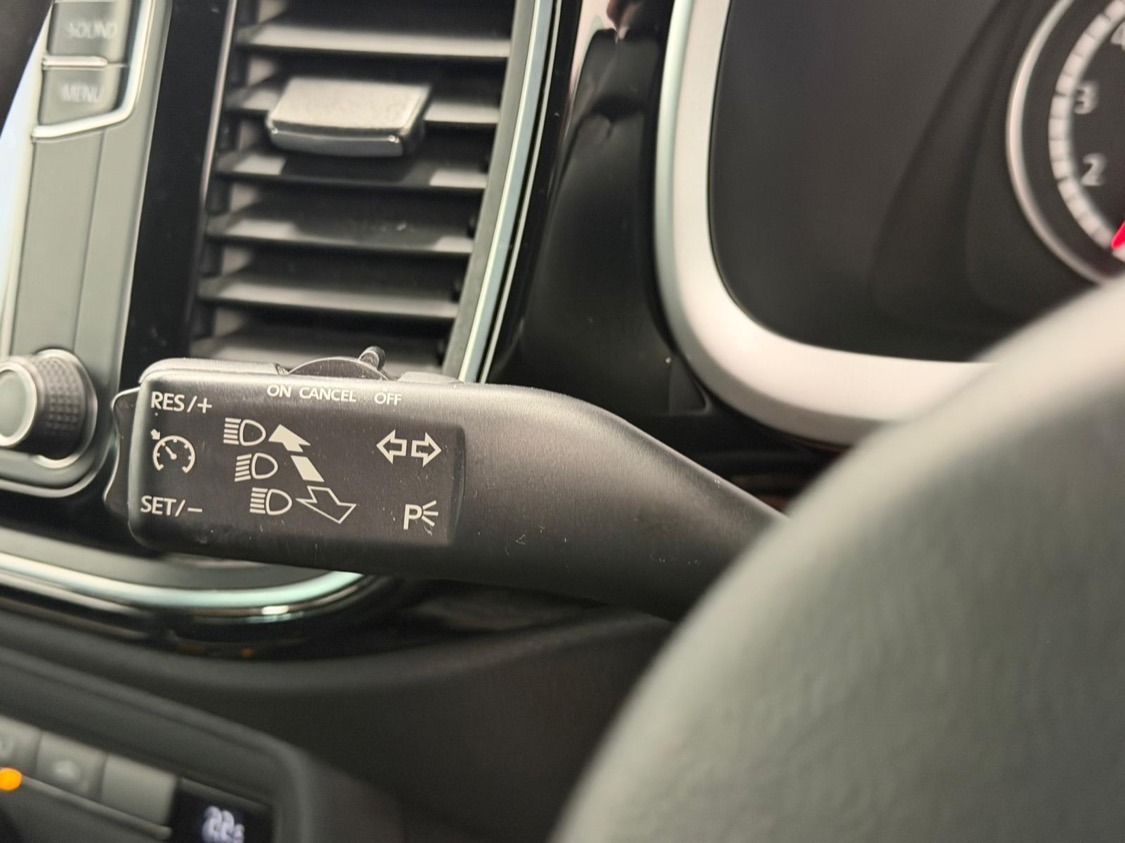 Used Volkswagen Beetle 2015 for sale - 77846277: Photo 11