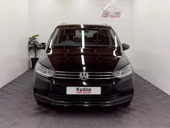 Used Volkswagen Touran 2019 for sale - 78420541: Photo