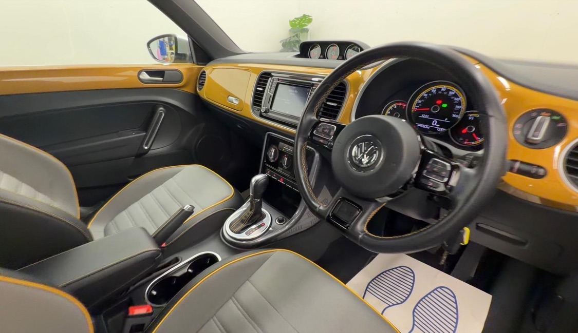 Used Volkswagen Beetle 2018 for sale - 77975925: Photo 10