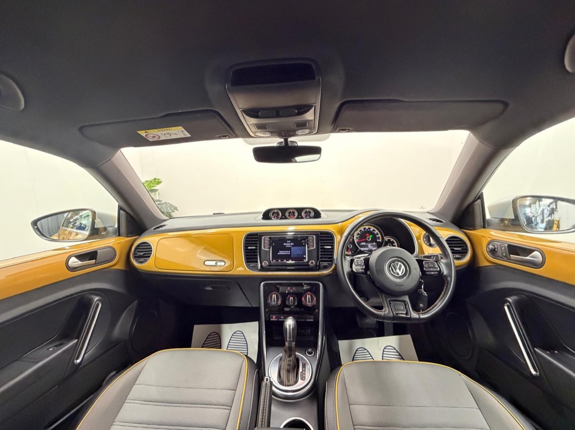 Used Volkswagen Beetle 2018 for sale - 77975925: Photo 12