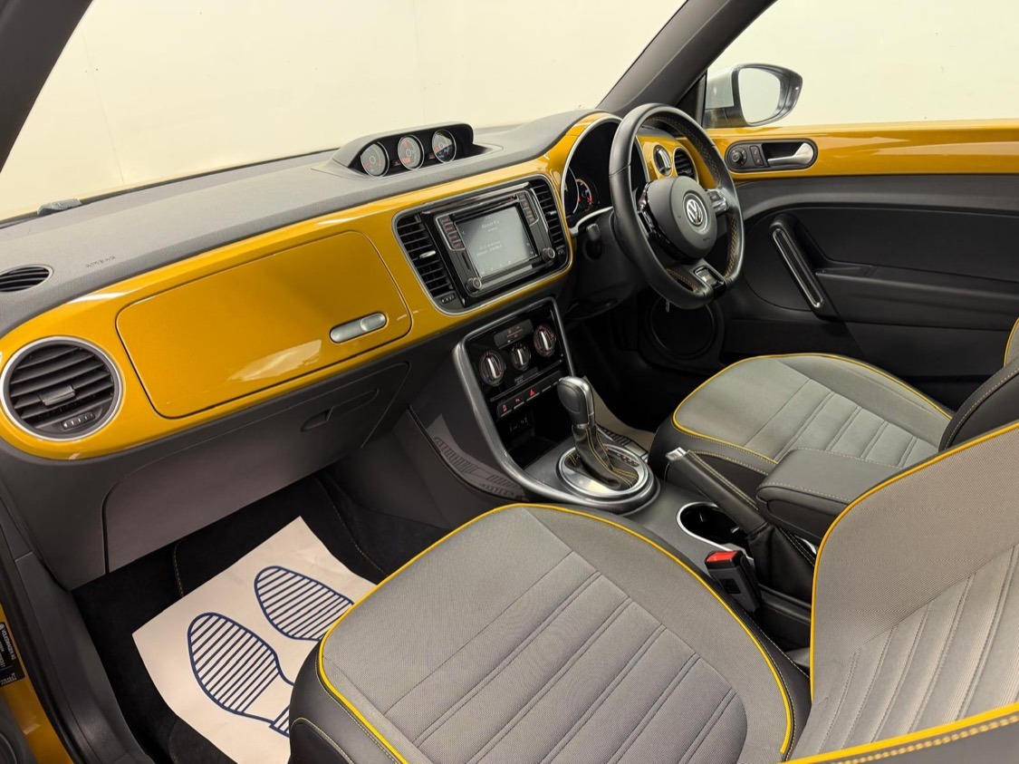 Used Volkswagen Beetle 2018 for sale - 77975925: Photo 19