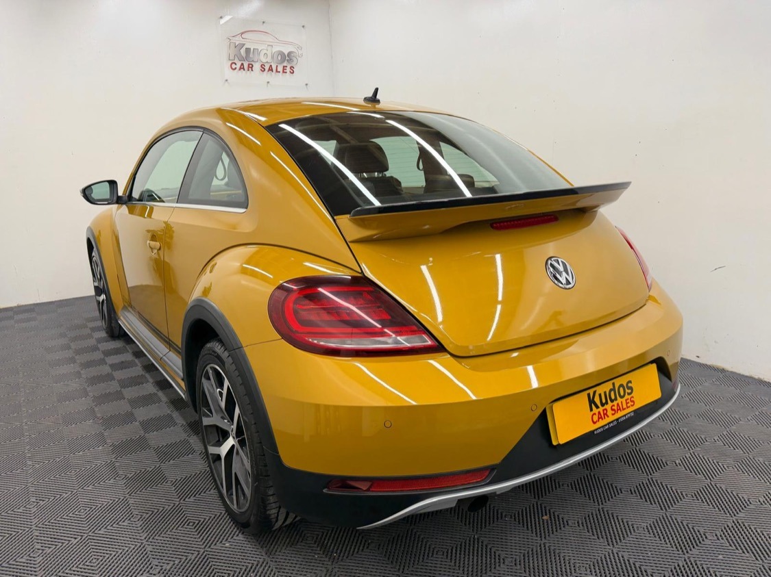 Used Volkswagen Beetle 2018 for sale - 77975925: Photo 5