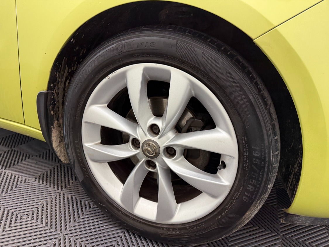 Used Vauxhall ADAM 2014 for sale - 76565519: Photo 9