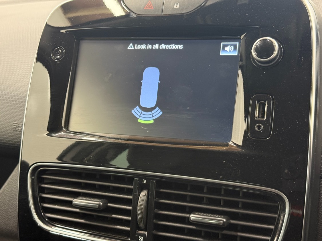 Used Renault Clio 2019 for sale - 76466135: Photo 17