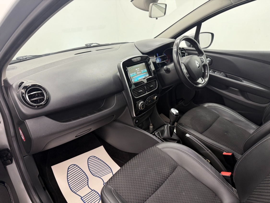 Used Renault Clio 2019 for sale - 76466135: Photo 19