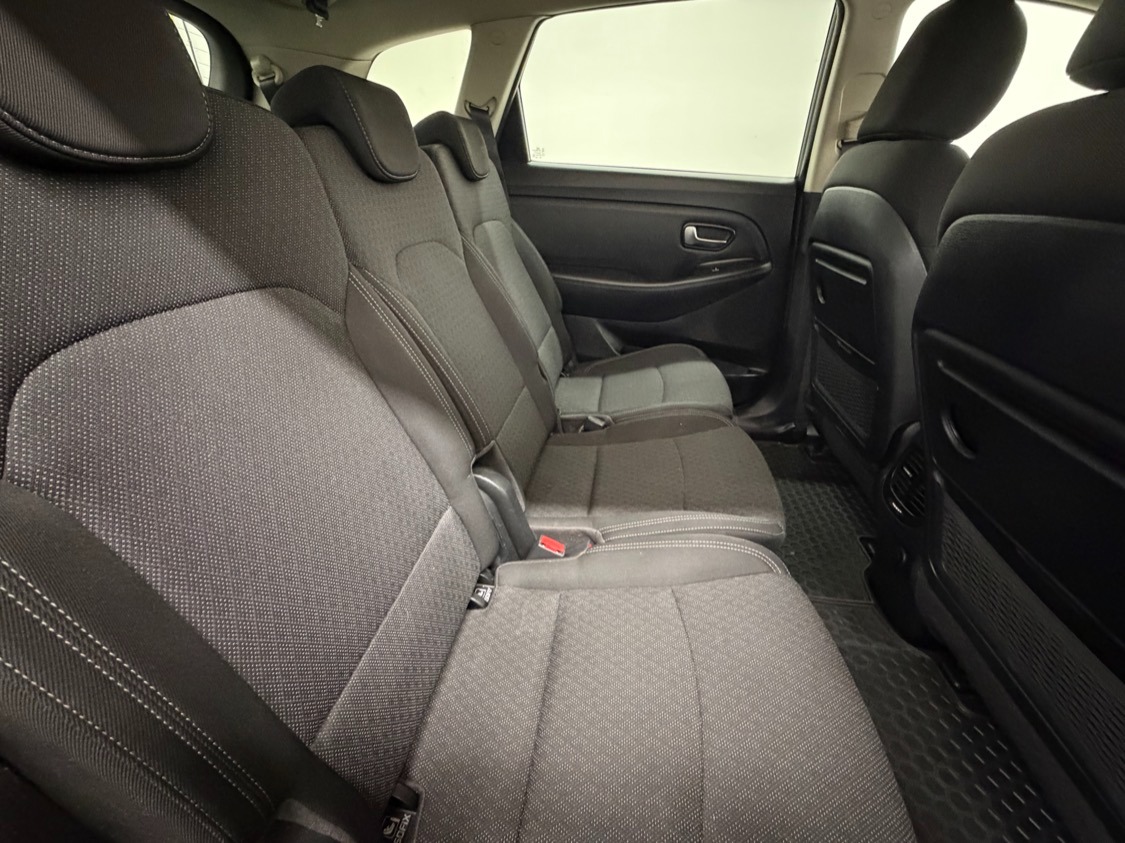 Used Kia Carens 2018 for sale - 77490081: Photo 19