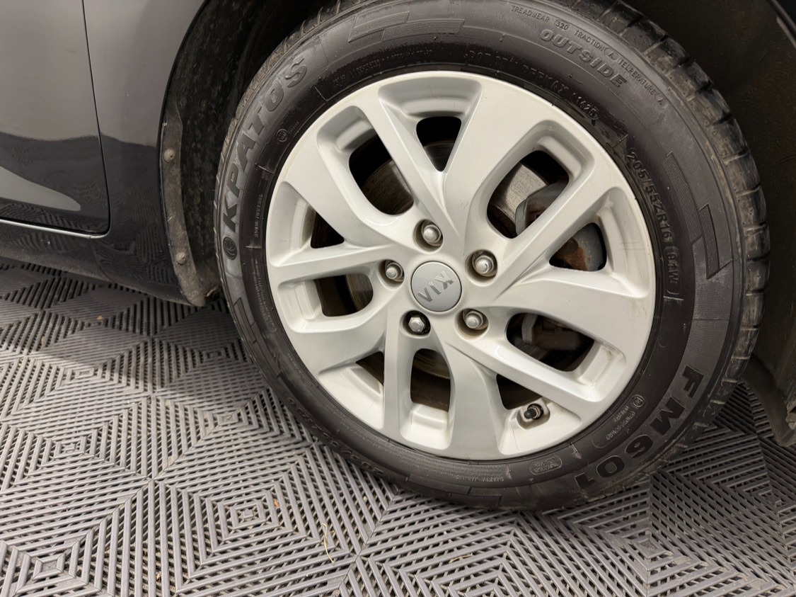 Used Kia Carens 2018 for sale - 77490081: Photo 7