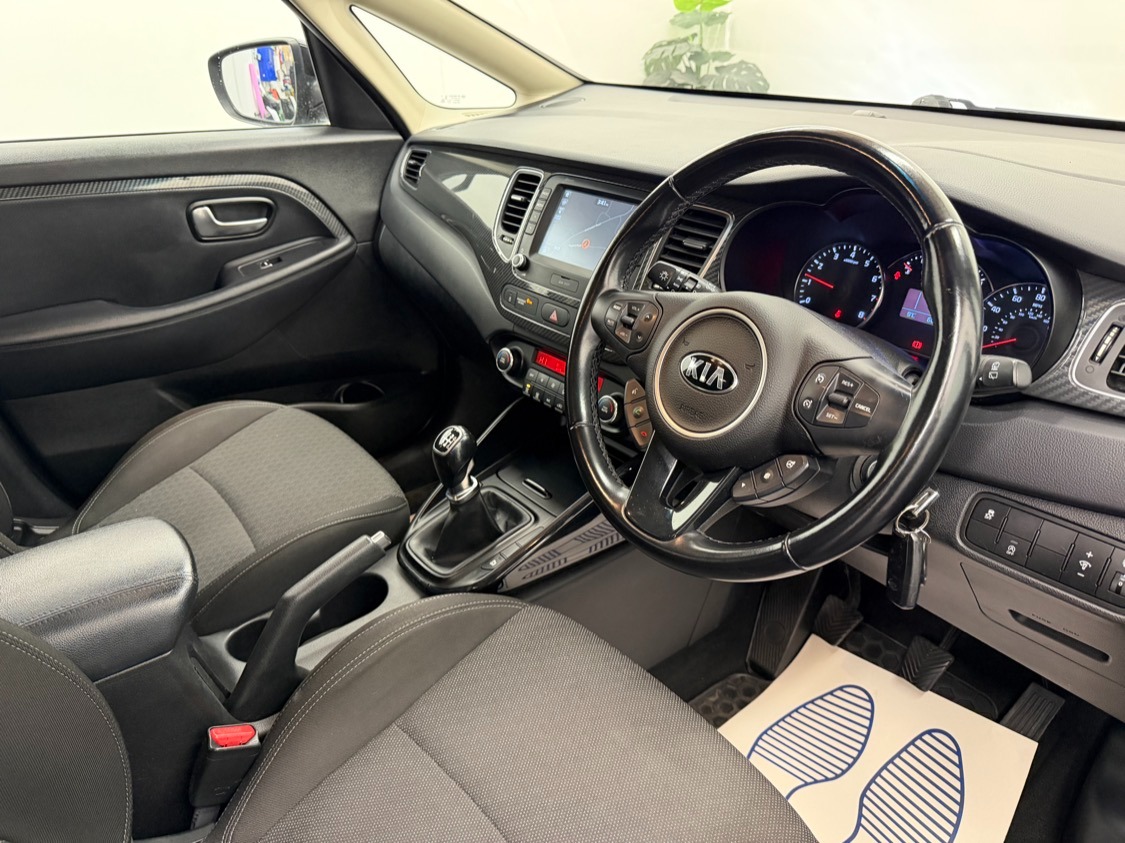 Used Kia Carens 2018 for sale - 77490081: Photo 8