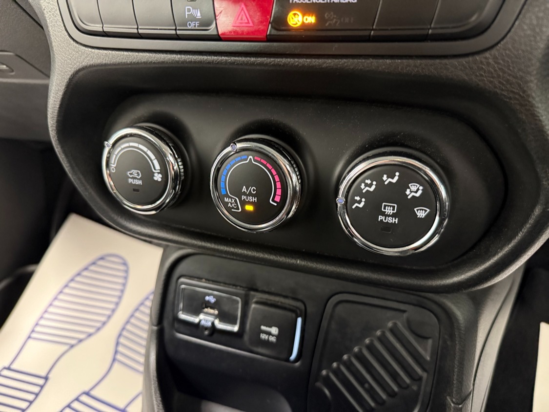 Used Jeep Renegade 2016 for sale - 77453551: Photo 15