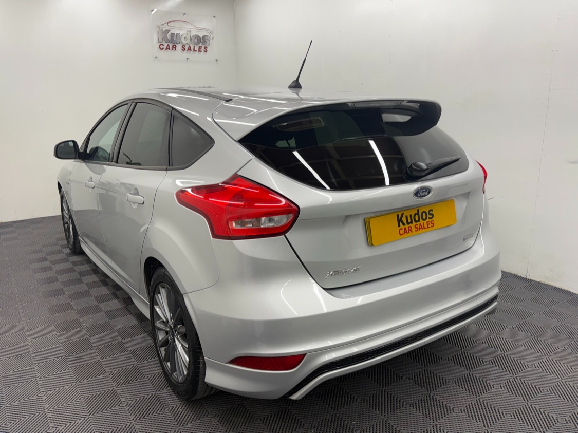 Used Ford Focus 2018 for sale - 76366318: Photo 5