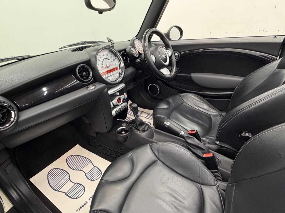 Used MINI Convertible 2010 for sale - 77954309: Photo 19