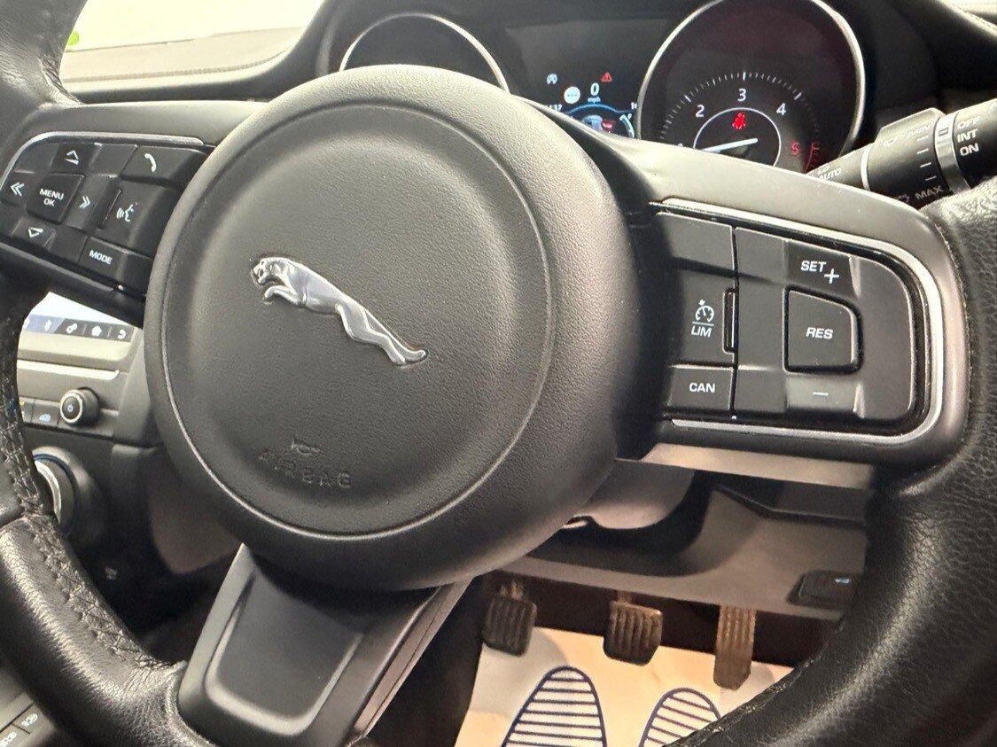 Used Jaguar E-Pace 2018 for sale - 78150389: Photo 9