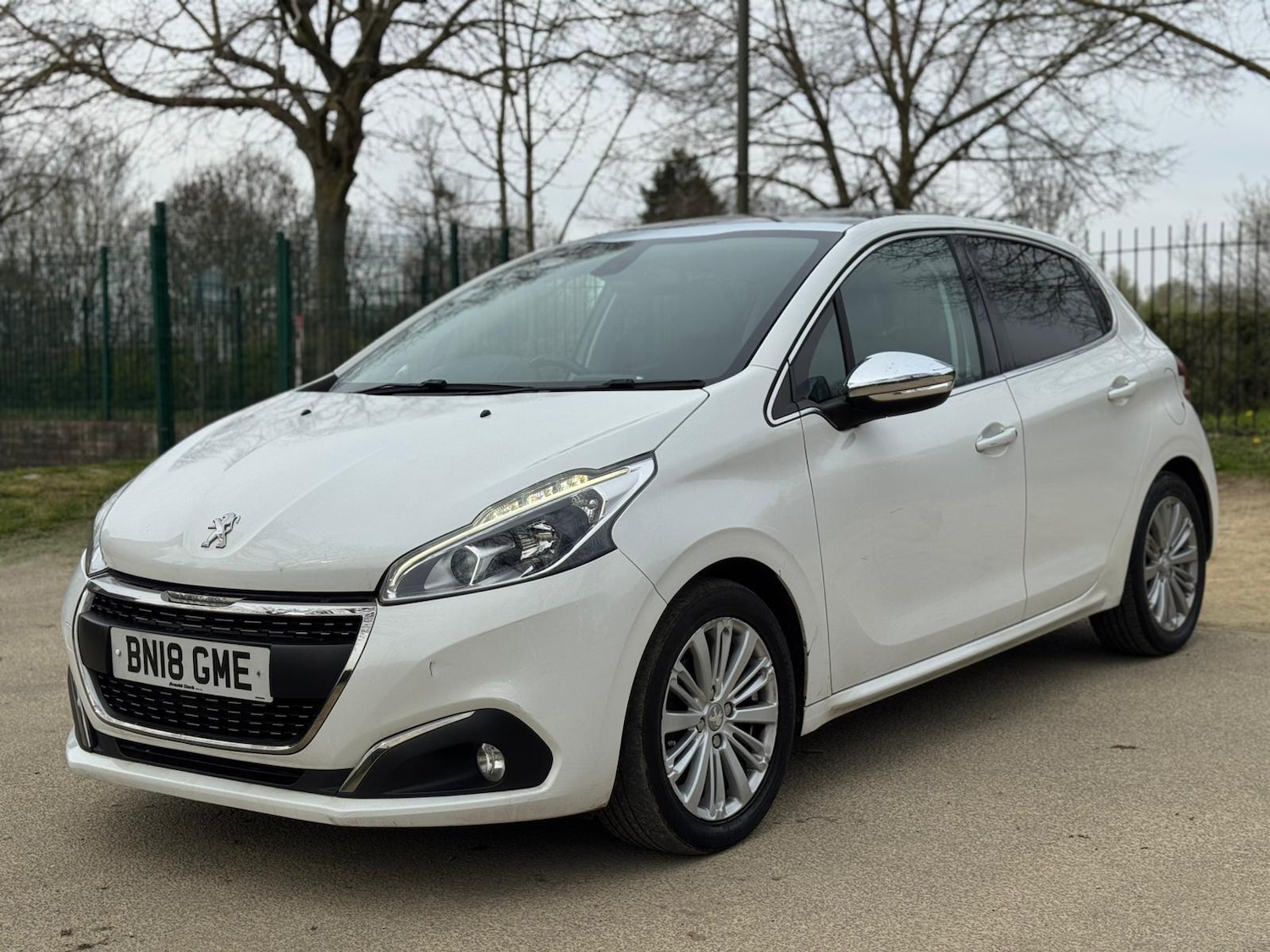 Used Peugeot 208 for sale - 78092276: Photo 2