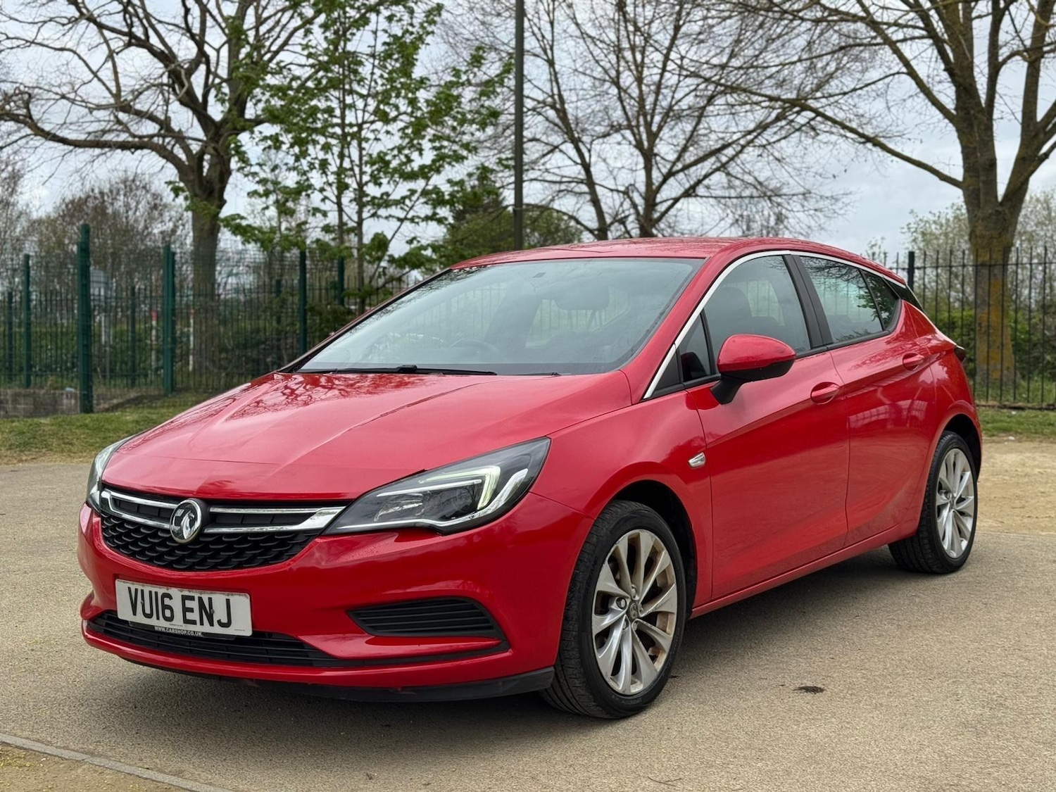 Used Vauxhall Astra 2016 for sale - 78220943: Photo 2