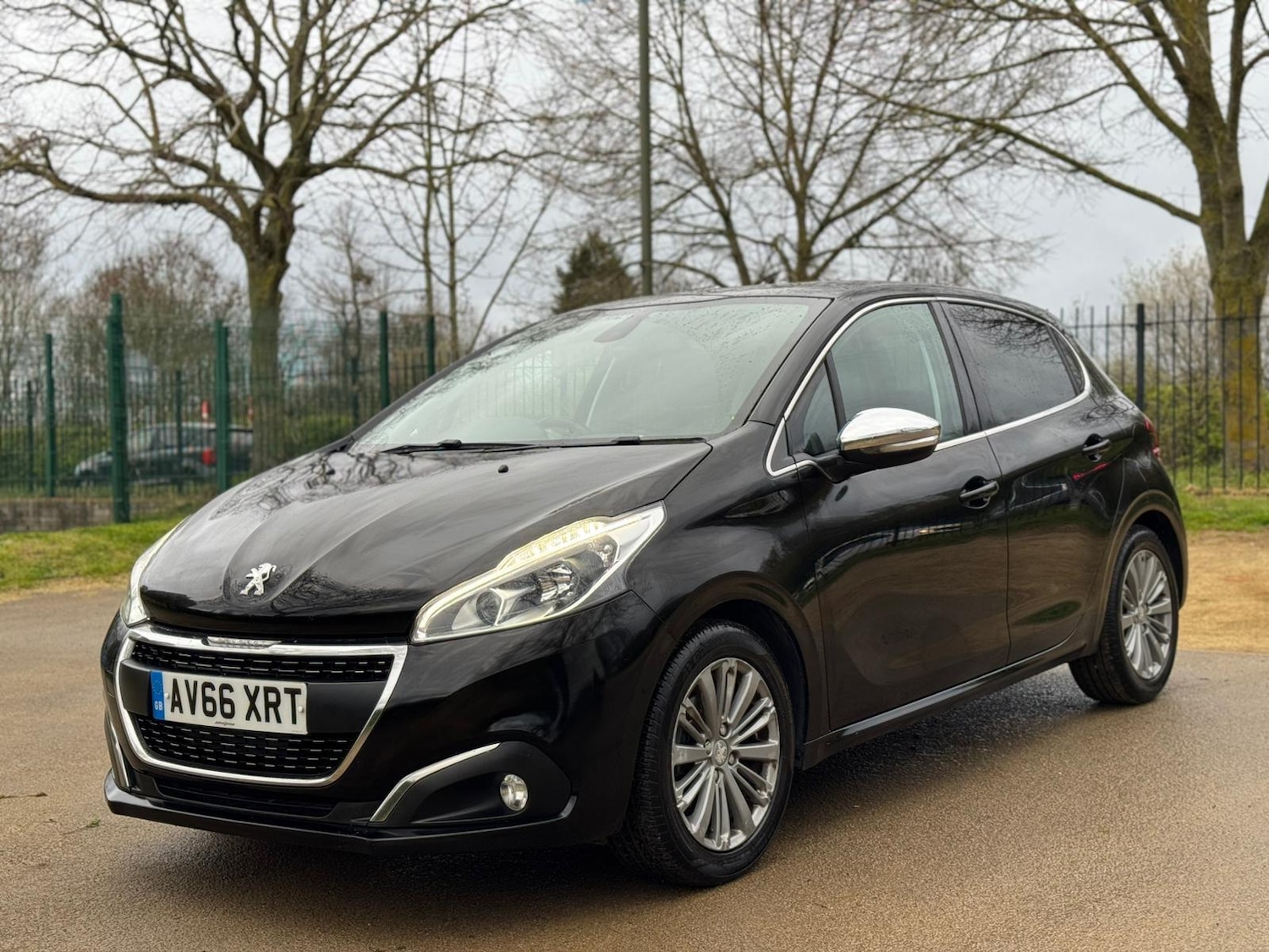 Used Peugeot 208 for sale - 78092286: Photo 2