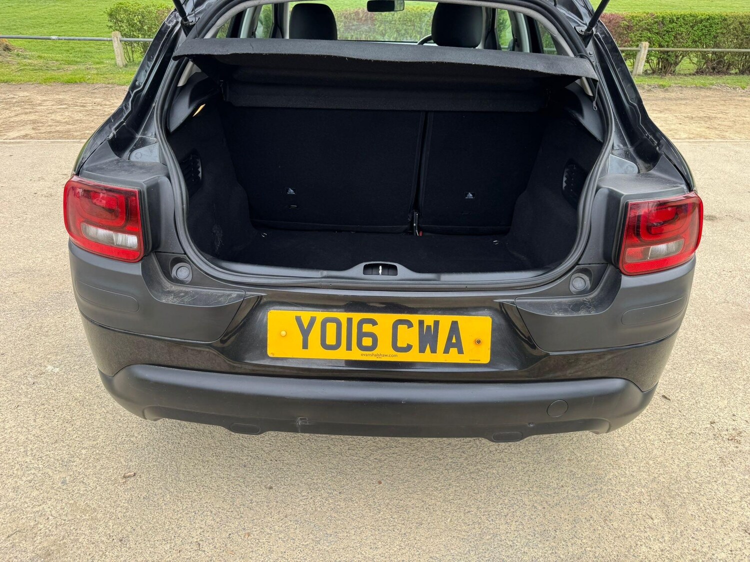 Used Citroen C4 Cactus for sale - 78092275: Photo 25