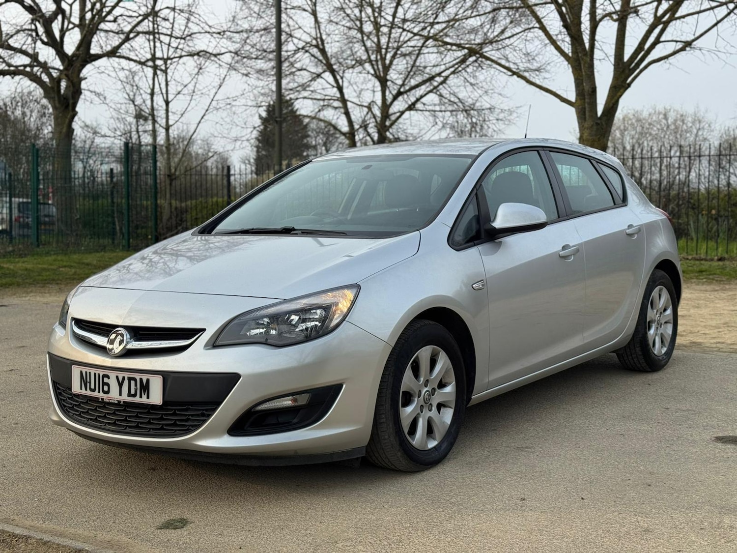 Used Vauxhall Astra for sale - 78092277: Photo 2