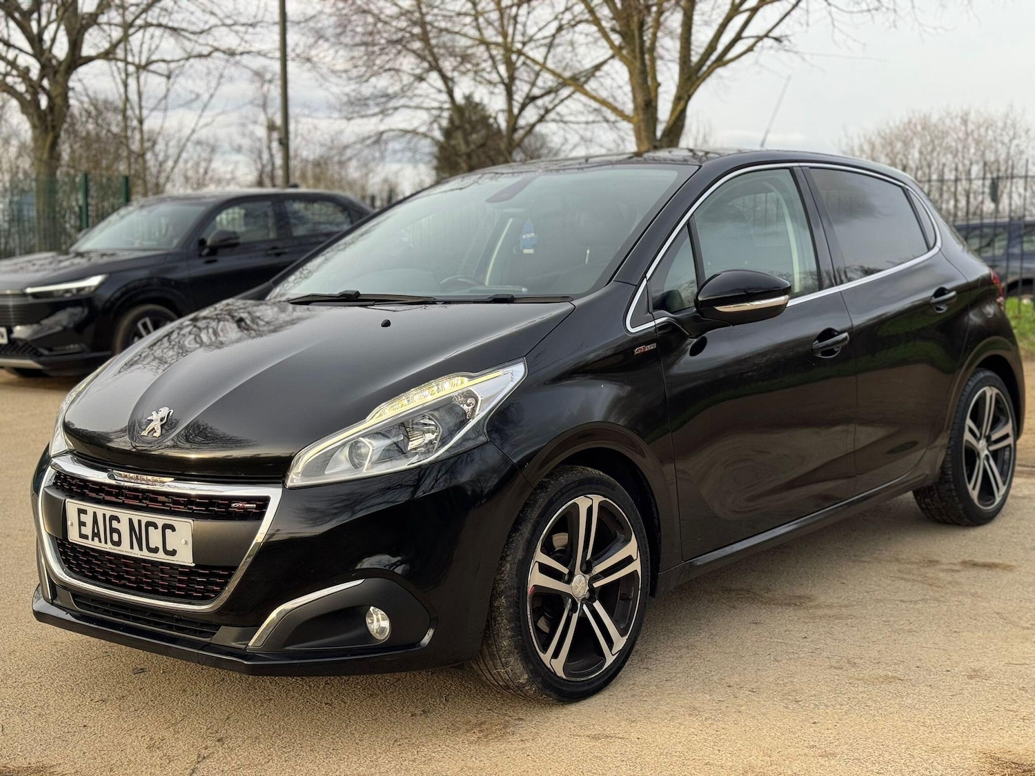Used Peugeot 208 for sale - 78092384: Photo 2
