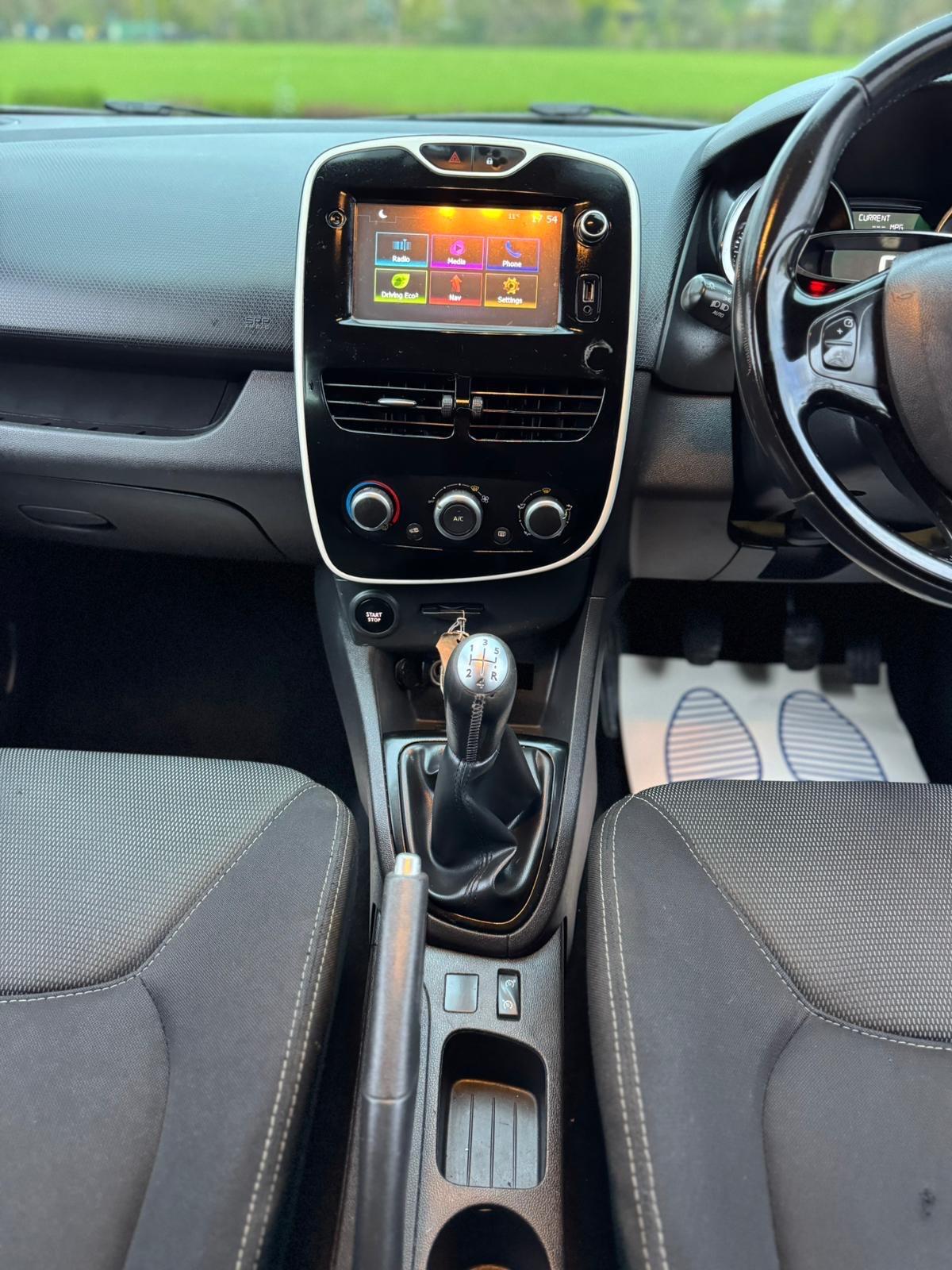 Used Renault Clio for sale - 78092291: Photo 28